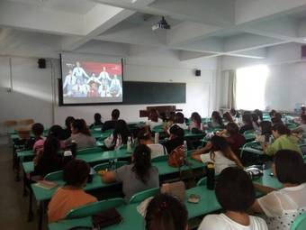 集体观看《开学第一课》 集体观看《开学第一课》
